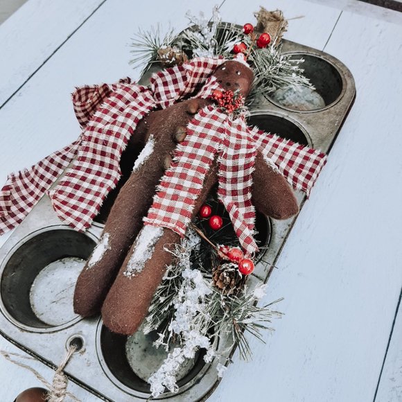 HANDMADE Christmas Gingerbread Vintage Repurposed Muffin Tin Primitive Country - Picture 5 of 8